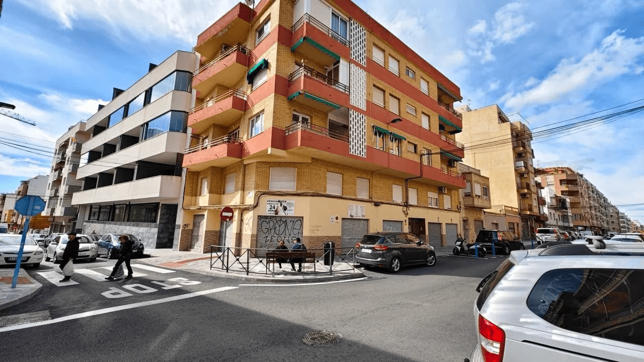 Appartement de trois chambres à Torrevieja à 300M de la mer.