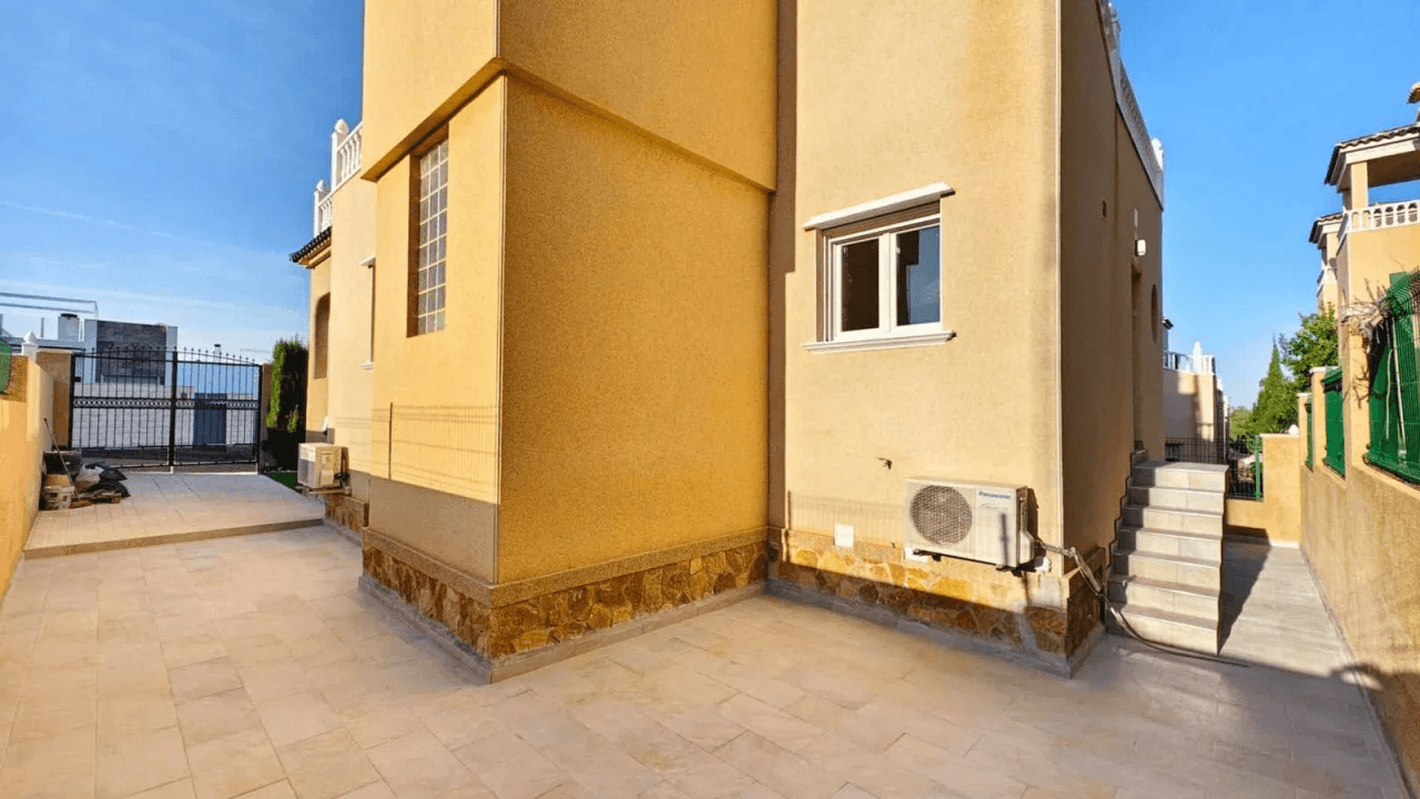 Chalet à vendre de 4 chambres à Torrevieja, Alicante