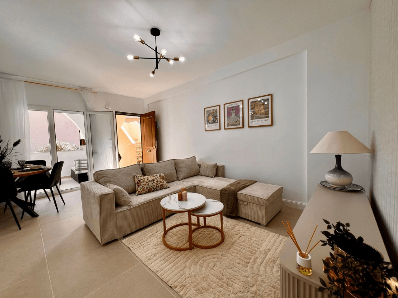 Apartamento reformado de tres dormitorios en venta en La Zenia, Orihuela Costa