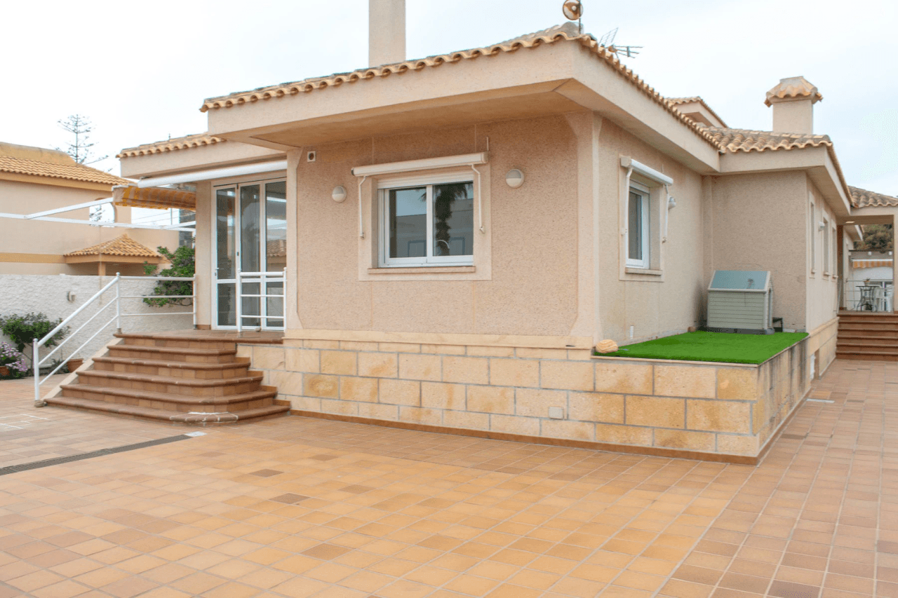 Шале/Вилла на продажа в La Manga Del Mar Menor