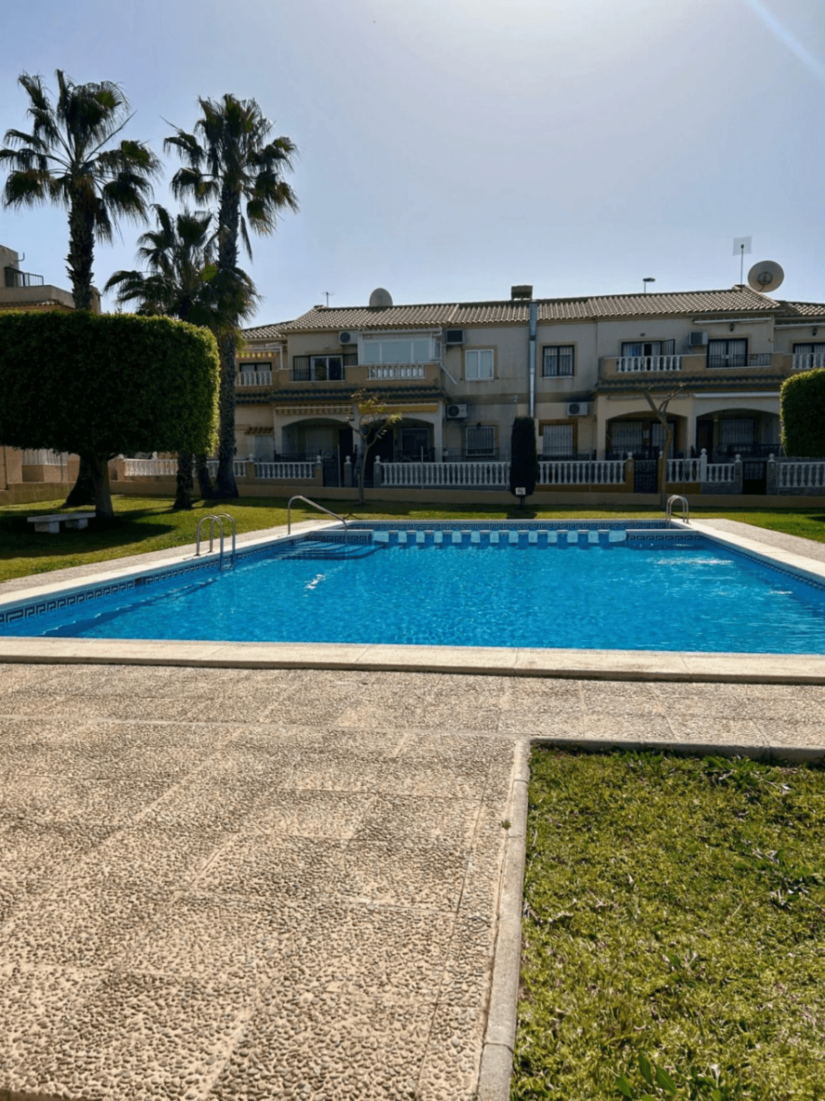 Apartamento en venta de 3 dormitorios en Aguas Nuevas, Torrevieja.