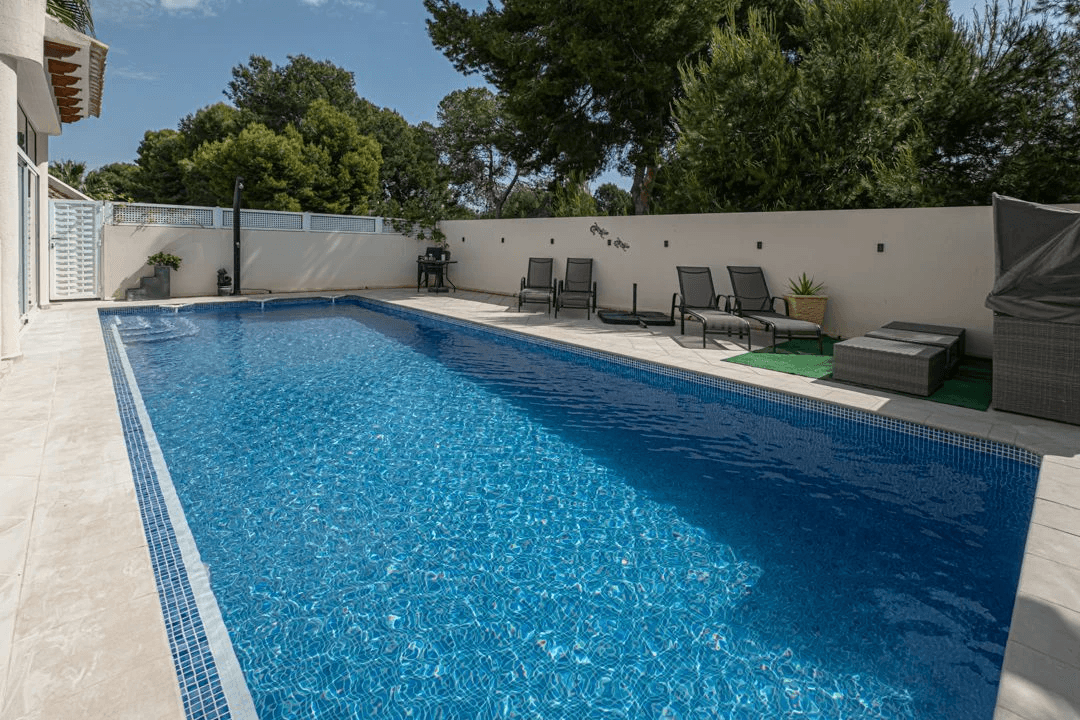 Chalet en venta de 3 dormitorios con piscina en Las Ramblas, Orihuela