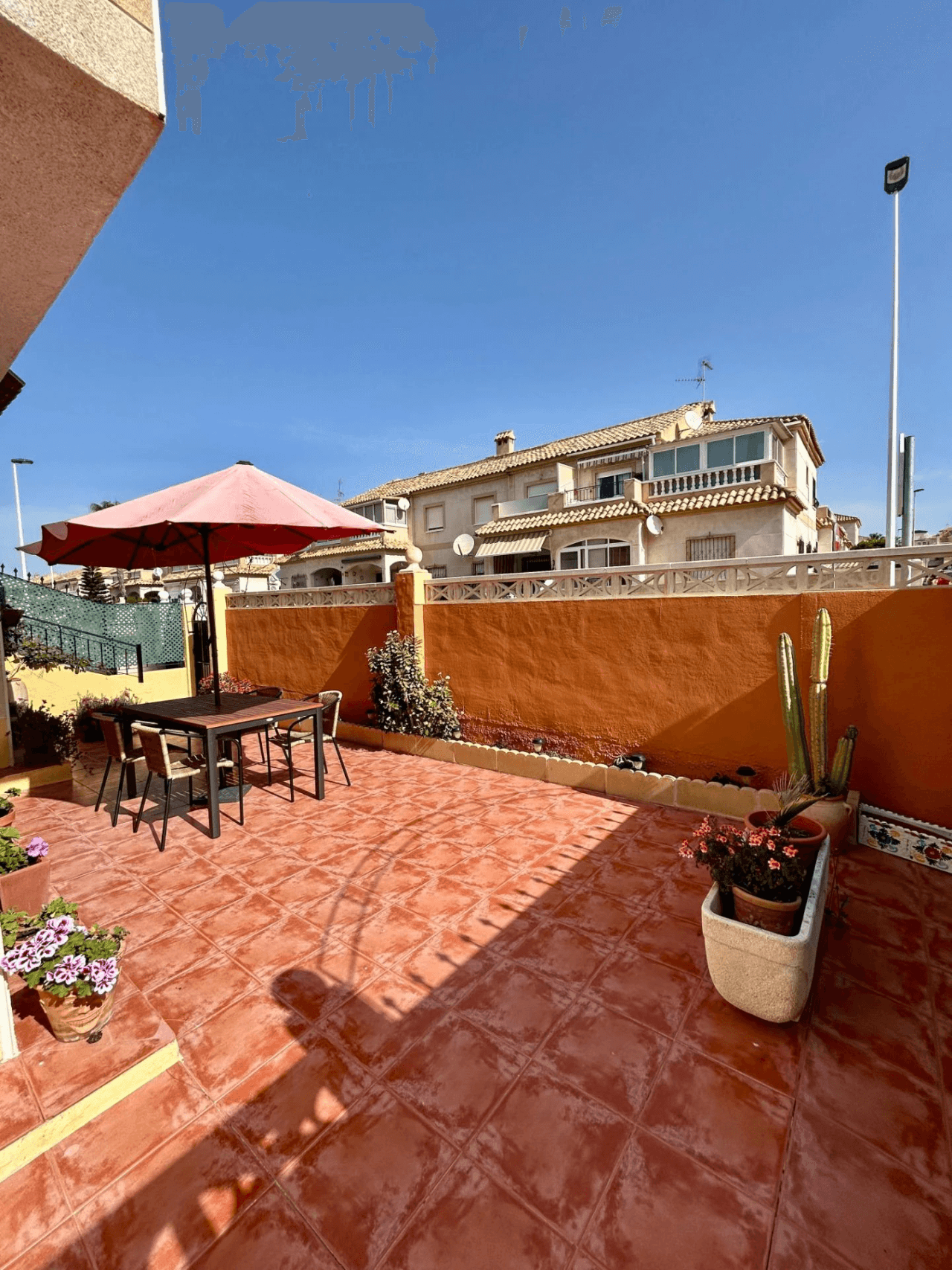 Apartamento en venta de 3 dormitorios en Aguas Nuevas, Torrevieja.