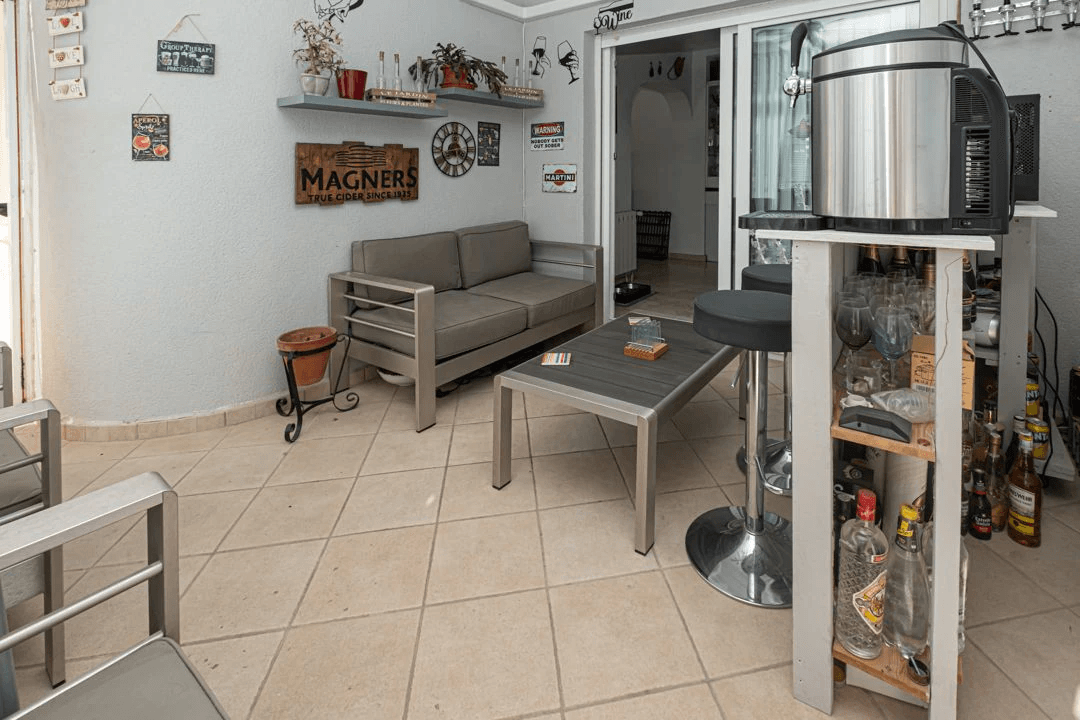 Chalet en venta de 3 dormitorios con piscina en Las Ramblas, Orihuela