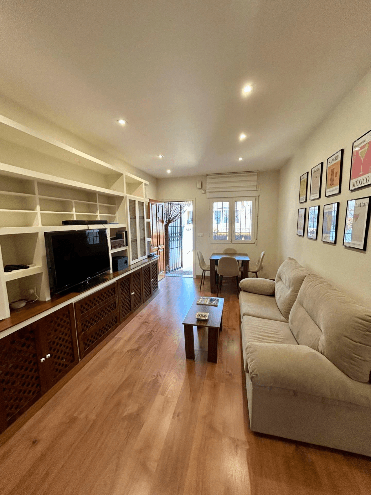 Apartamento en venta de 3 dormitorios en Aguas Nuevas, Torrevieja.
