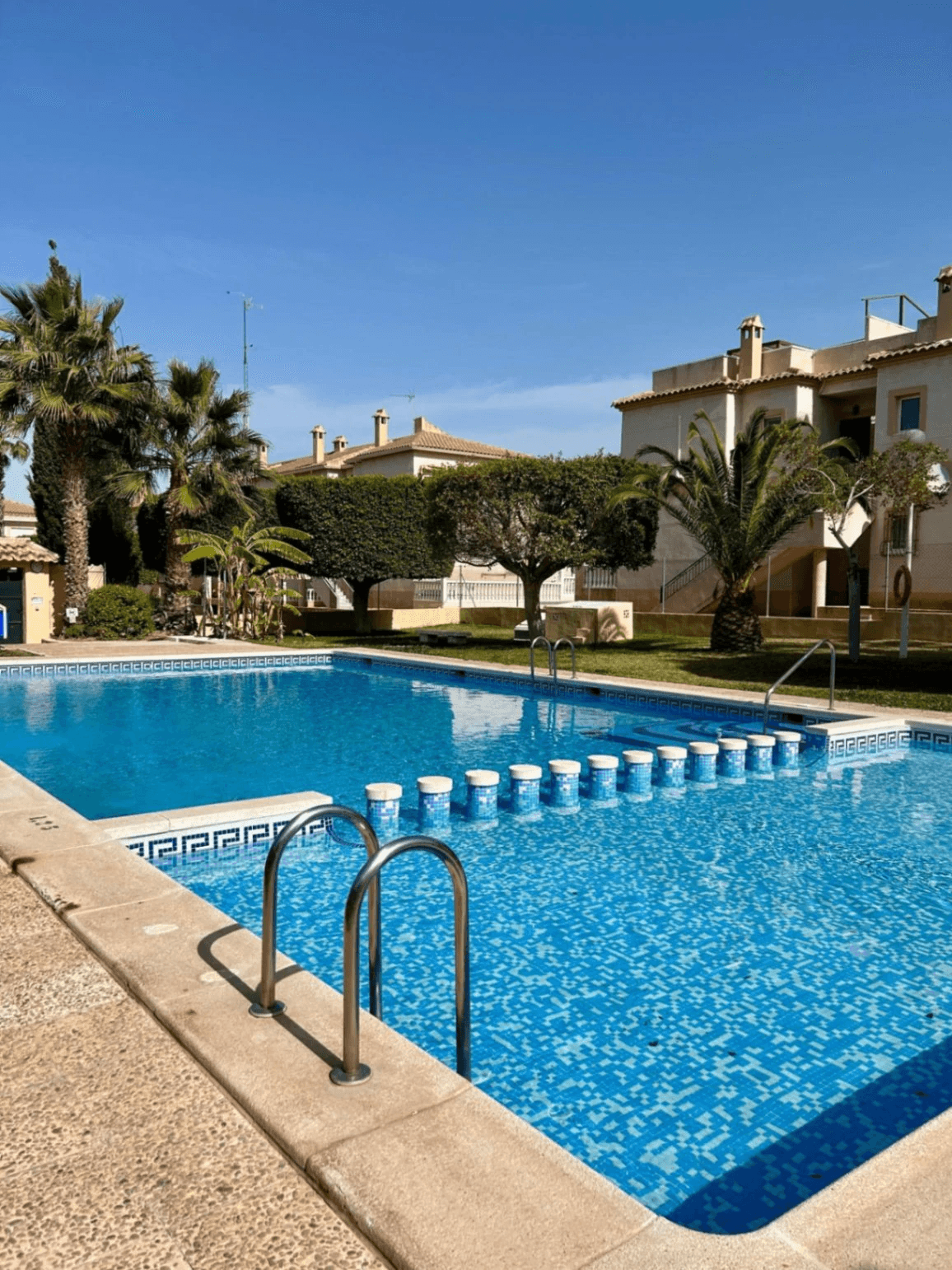 Apartamento en venta de 3 dormitorios en Aguas Nuevas, Torrevieja.