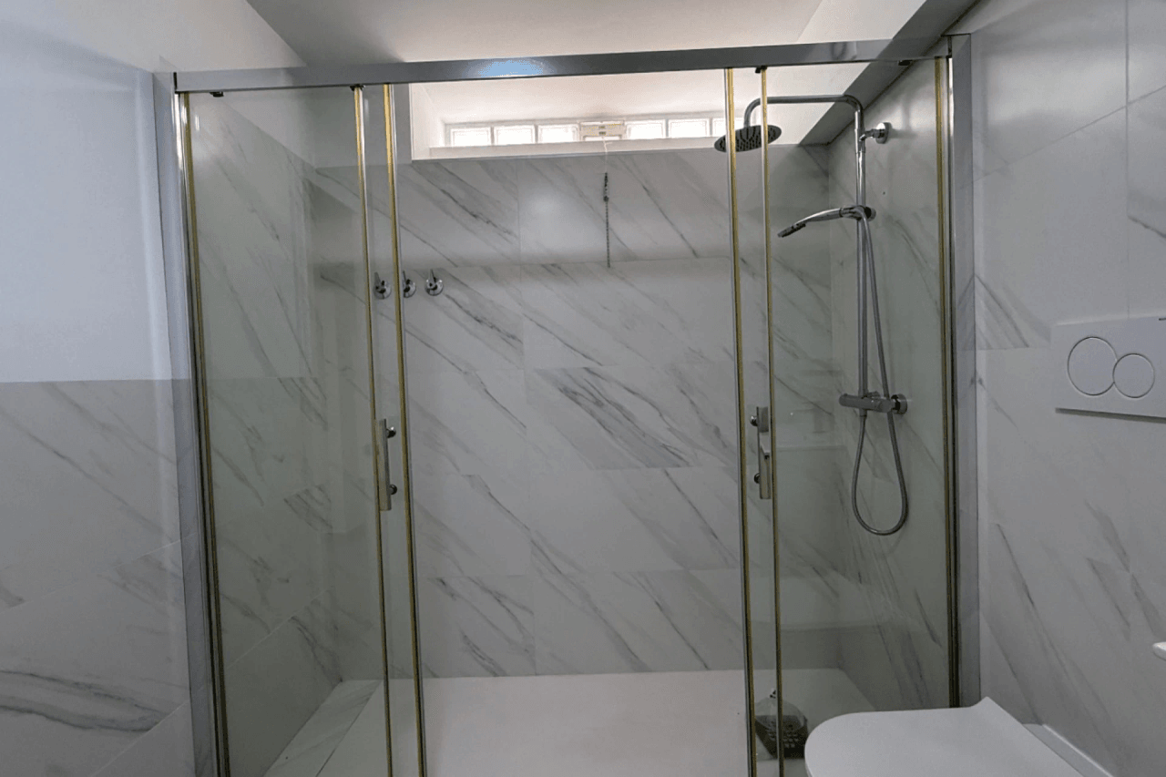 Chalet en venta de 5 habitaciones en Villamartin, Orihuela