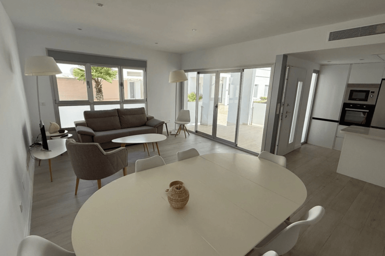 Chalet en venta de 5 habitaciones en Villamartin, Orihuela