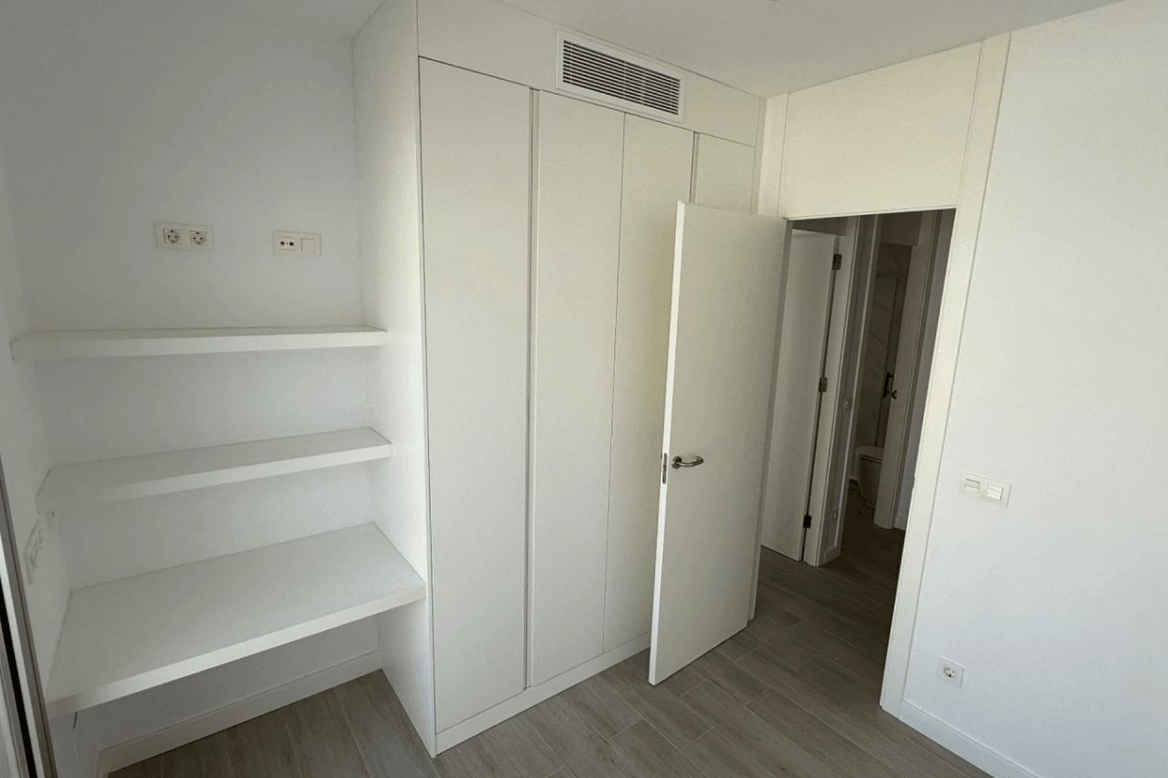 Chalet en venta de 5 habitaciones en Villamartin, Orihuela