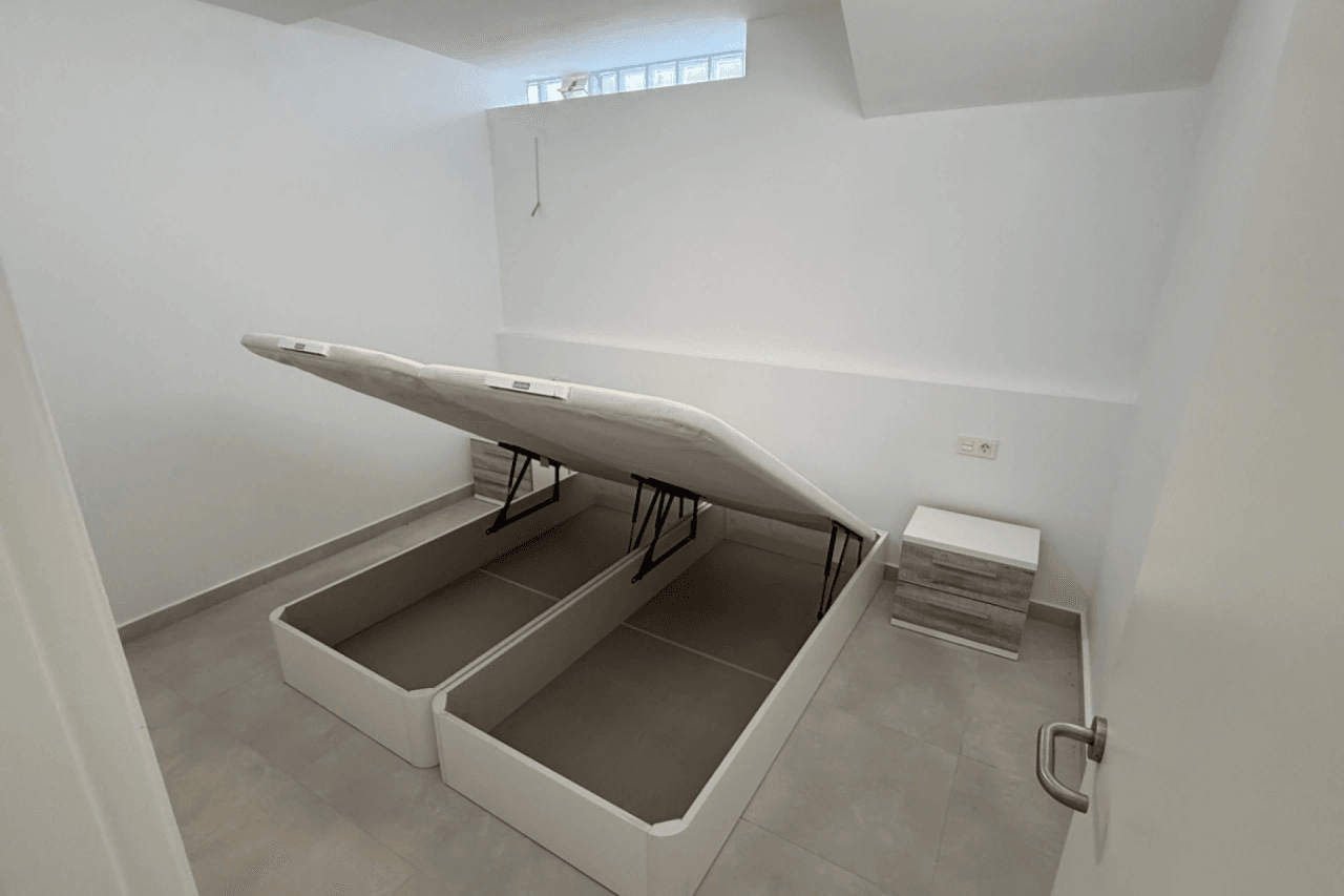 Chalet en venta de 5 habitaciones en Villamartin, Orihuela