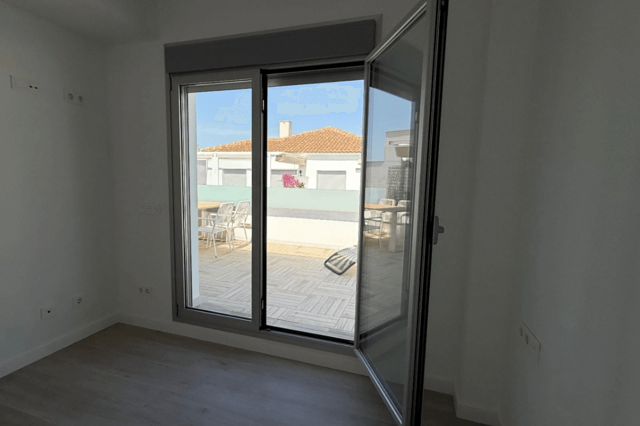 Chalet en venta de 5 habitaciones en Villamartin, Orihuela