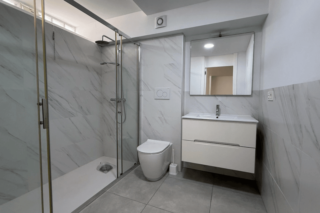 Chalet en venta de 5 habitaciones en Villamartin, Orihuela
