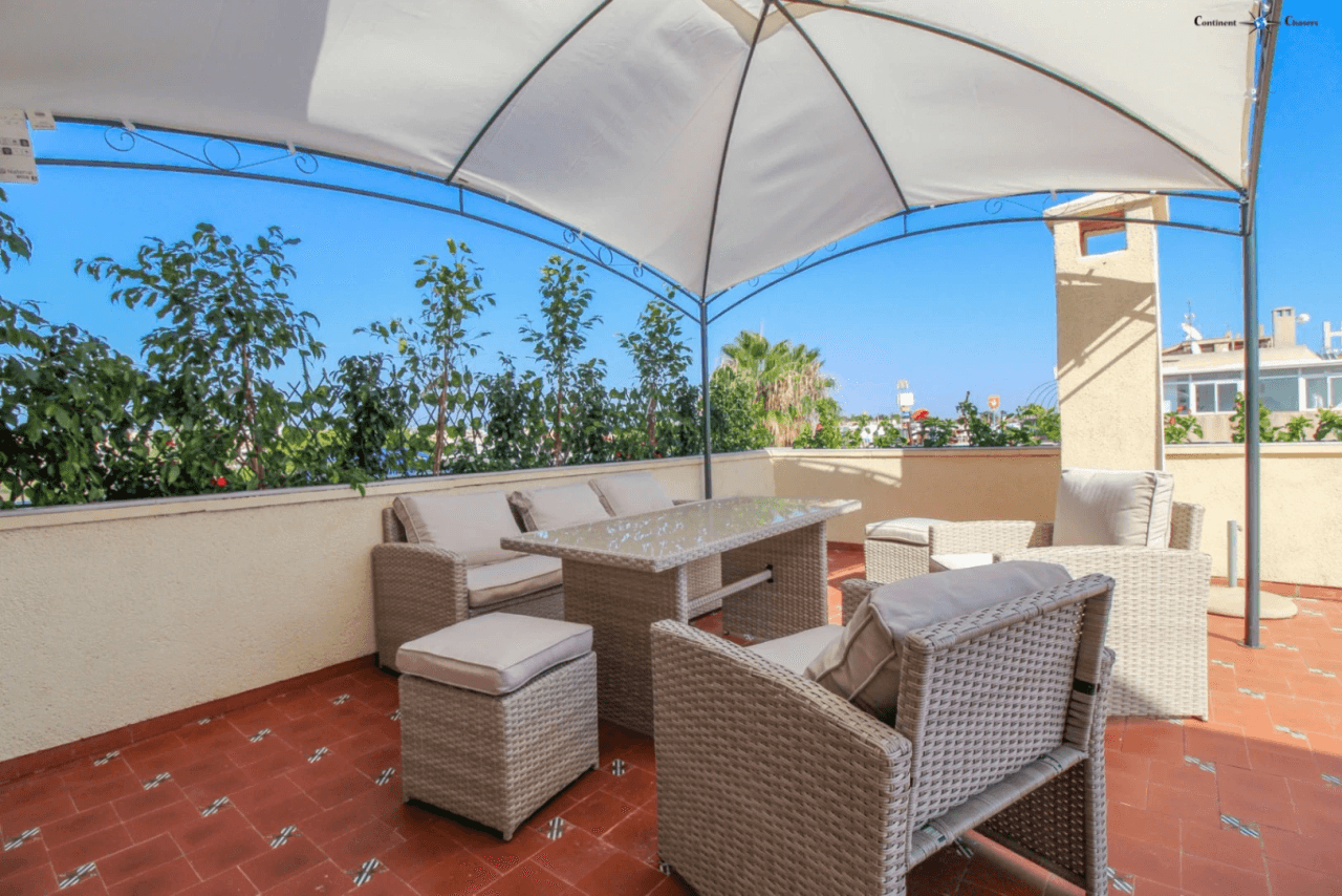 Penthouse with 2 bedrooms for sale in Poligono Punta 5, Punta Prima, Orihuela.