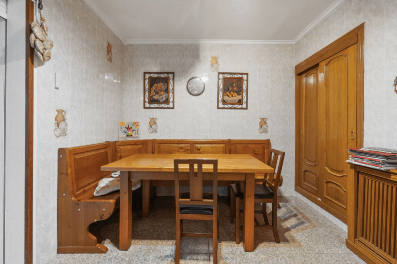 Chalet en venta de 4 habitaciones con piscina en Los Balcones, Torrevieja