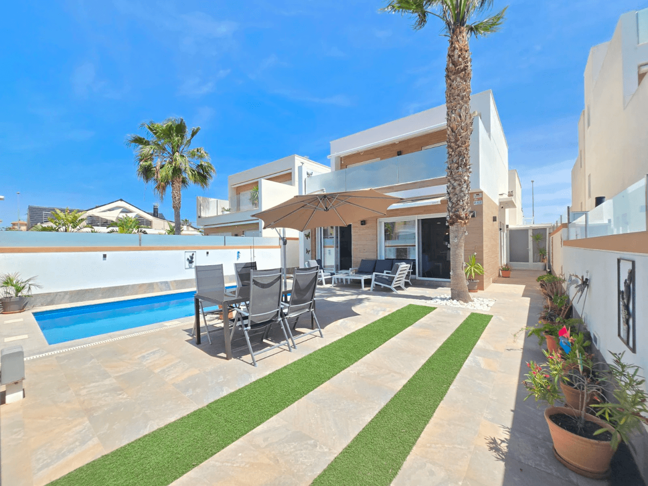Villa * à la vente à Pilar De La Horadada *