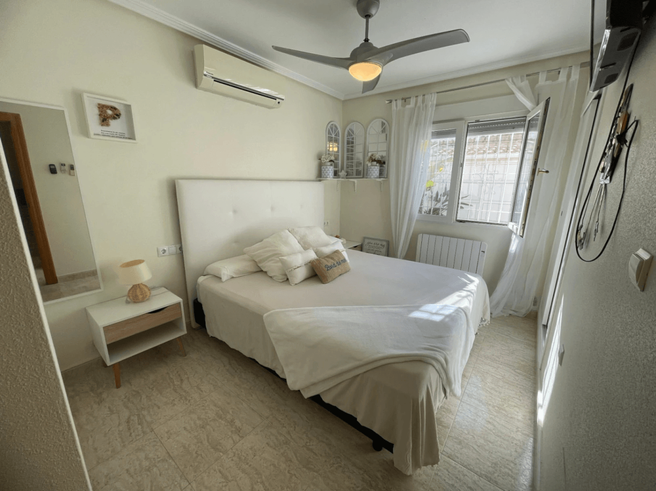 Casa adosada en venta con 3 dormitorios en Torre de la Horadada