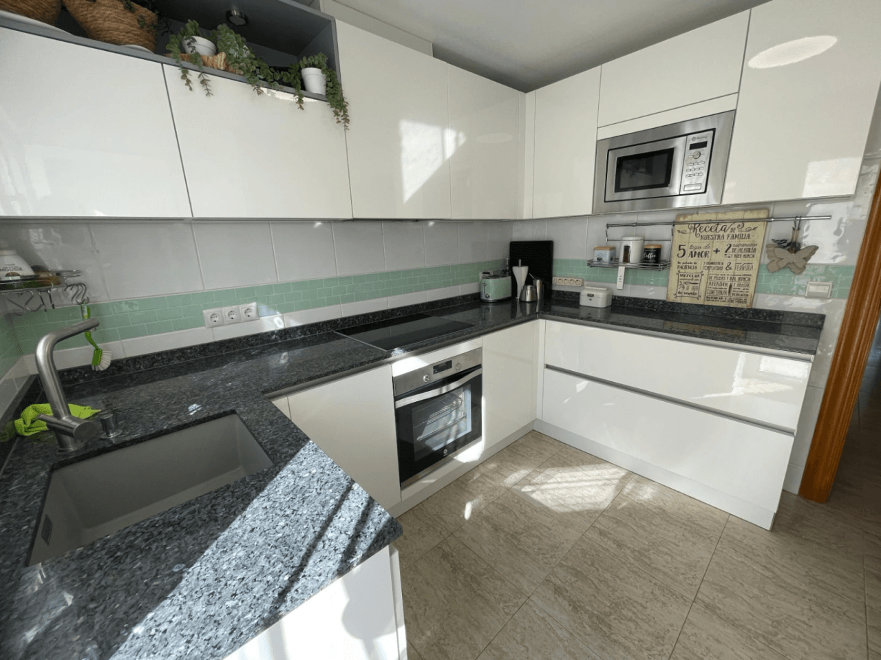 Casa adosada en venta con 3 dormitorios en Torre de la Horadada