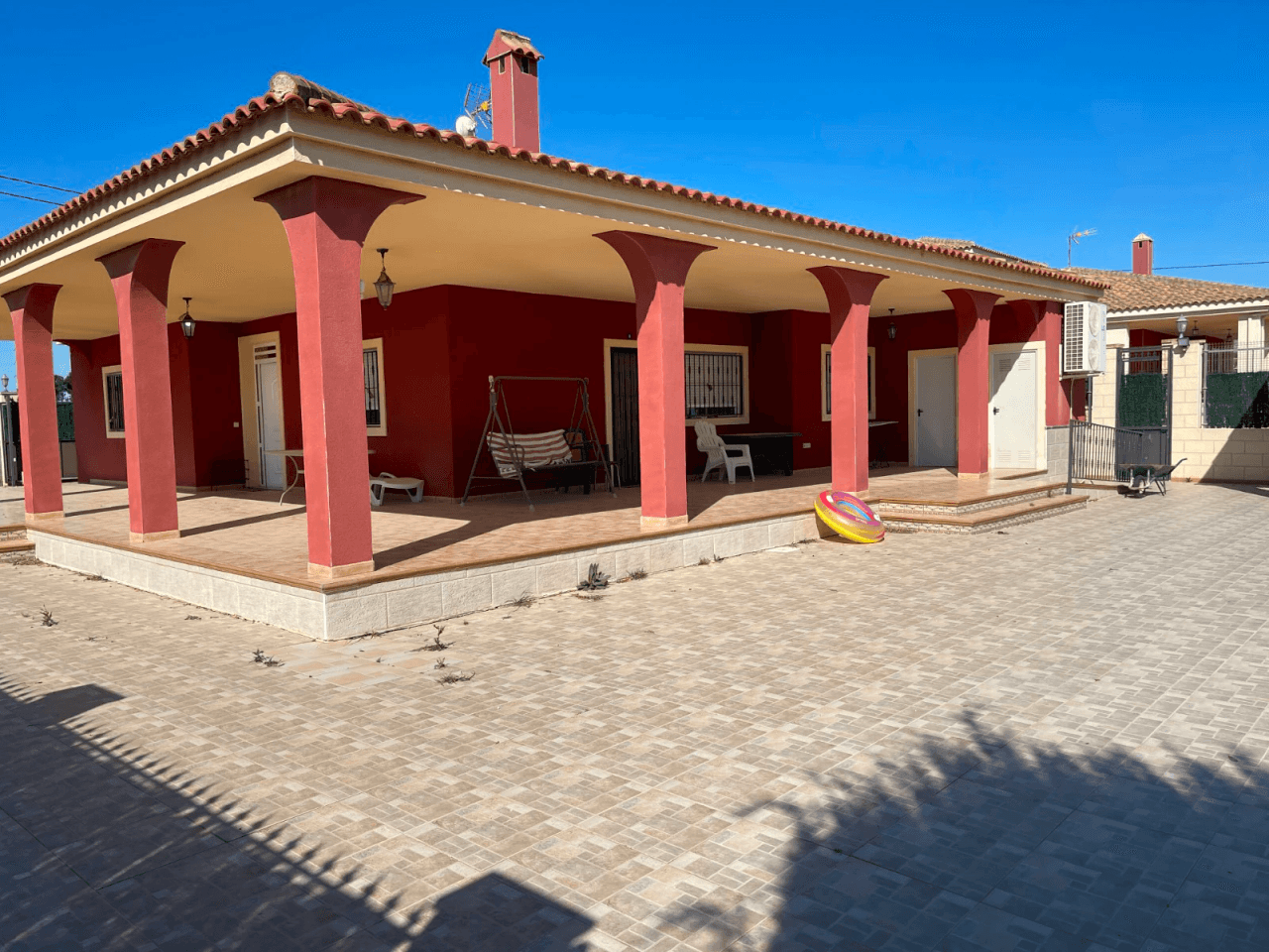 Villa à la vente à Albatera