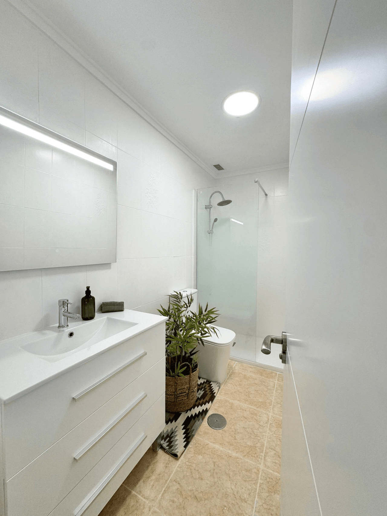 Piso en venta de 2 dormitorios en Torrevieja, Alicante