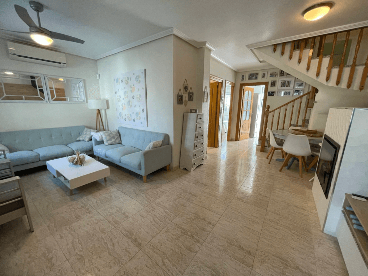 Casa adosada en venta con 3 dormitorios en Torre de la Horadada