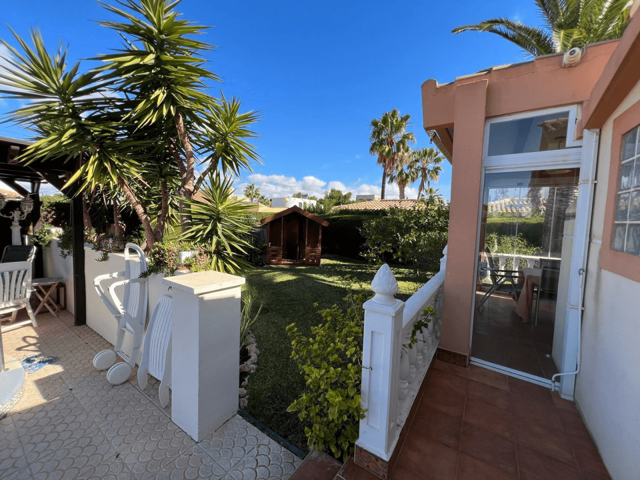 Chalet en venta en Orihuela con 3 dormitorios y piscina privado