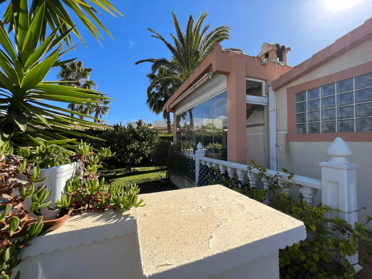 Chalet en venta en Orihuela con 3 dormitorios y piscina privado