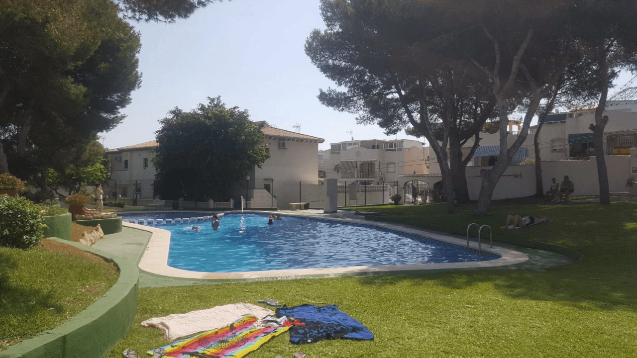 Bungalow na sprzedaż z 2 sypialniami w Lago Jardín, Torrevieja