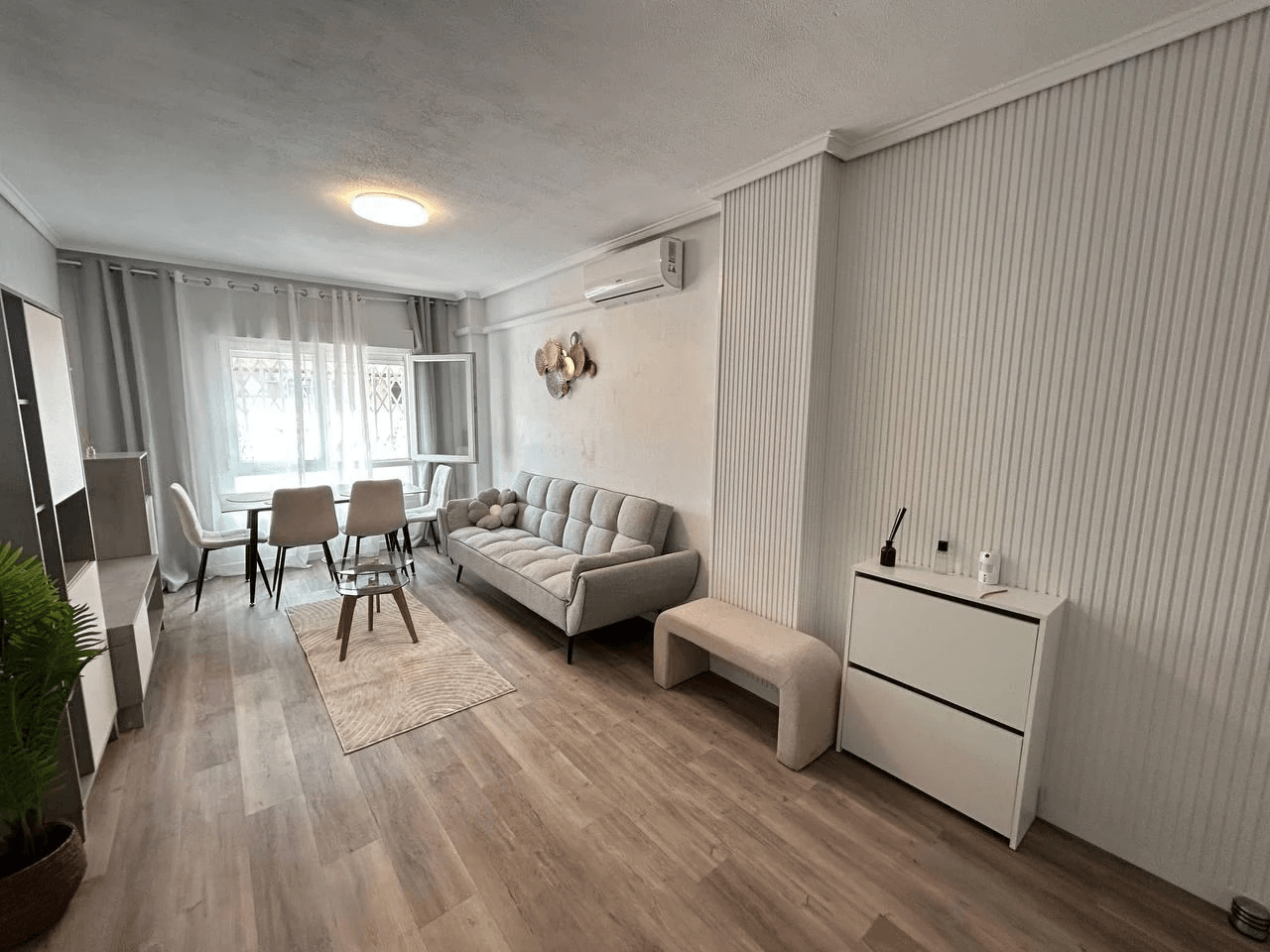 Apartamento en venta en Playa de los Locos, Torrevieja