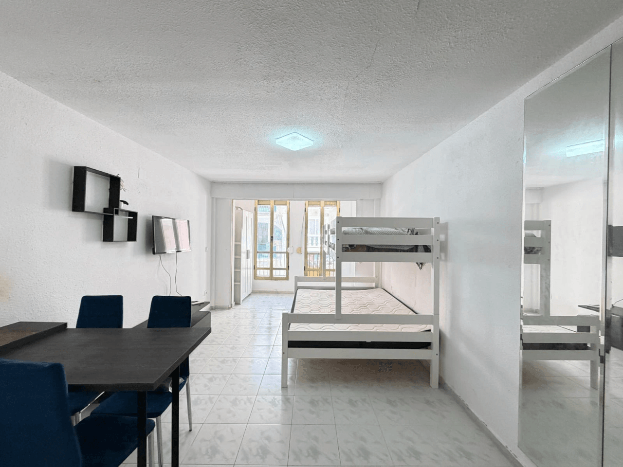 Przestronne studio 150 metrów od Playa Del Cura, Torrevieja