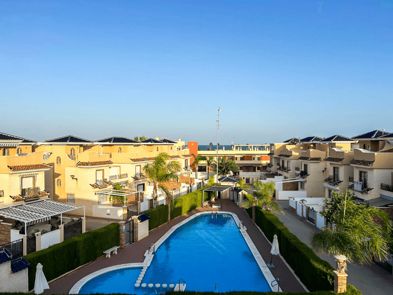 Maison jumelée à la vente à Pilar De La Horadada