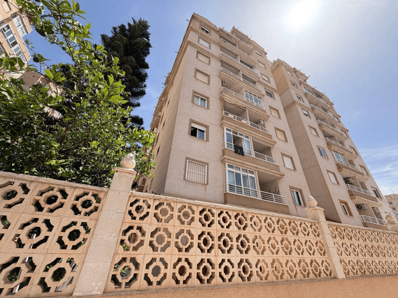 Apartamento en venta de 2 dormitorios en Torrevieja