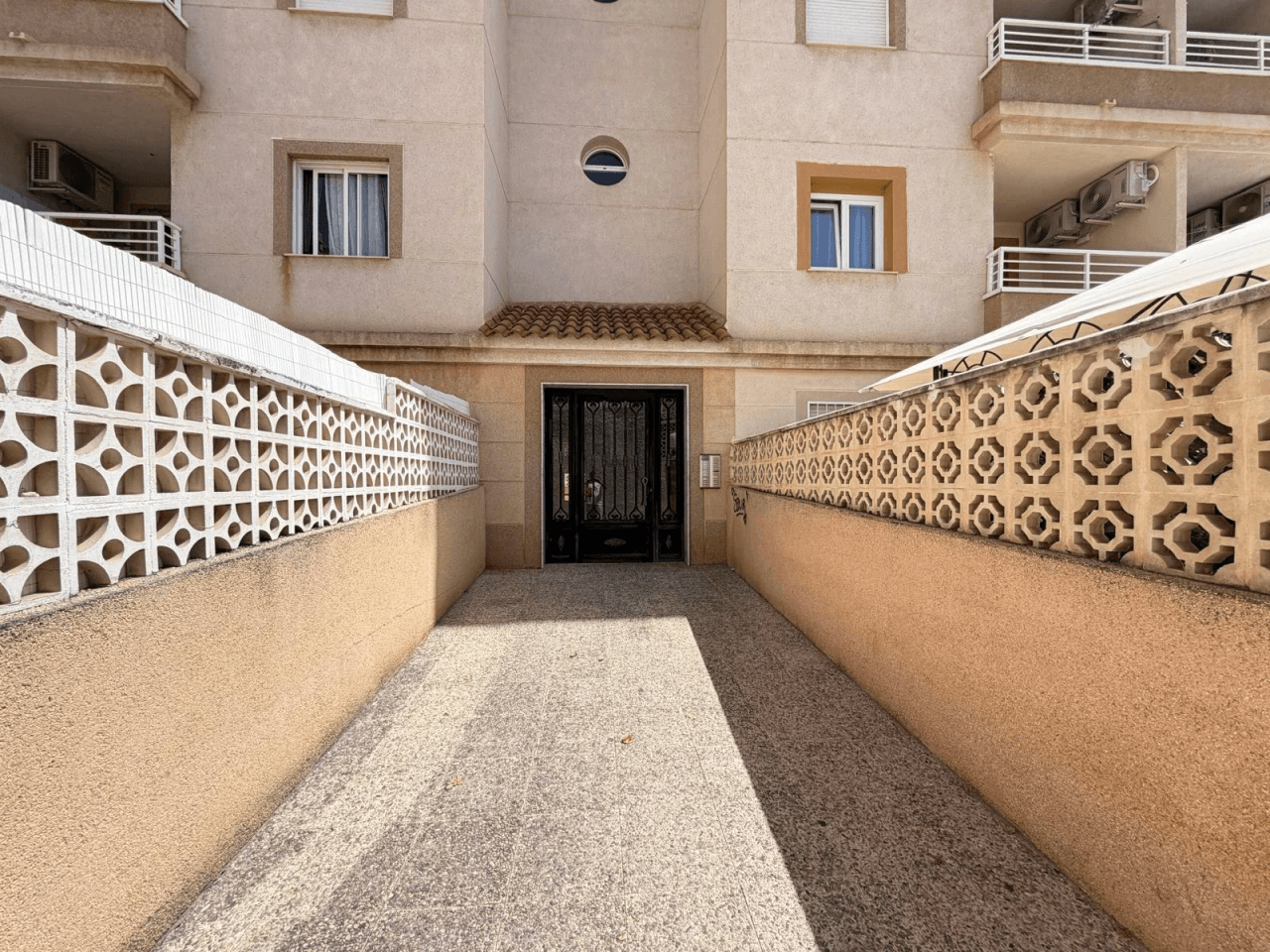 Apartamento en venta de 2 dormitorios en Torrevieja