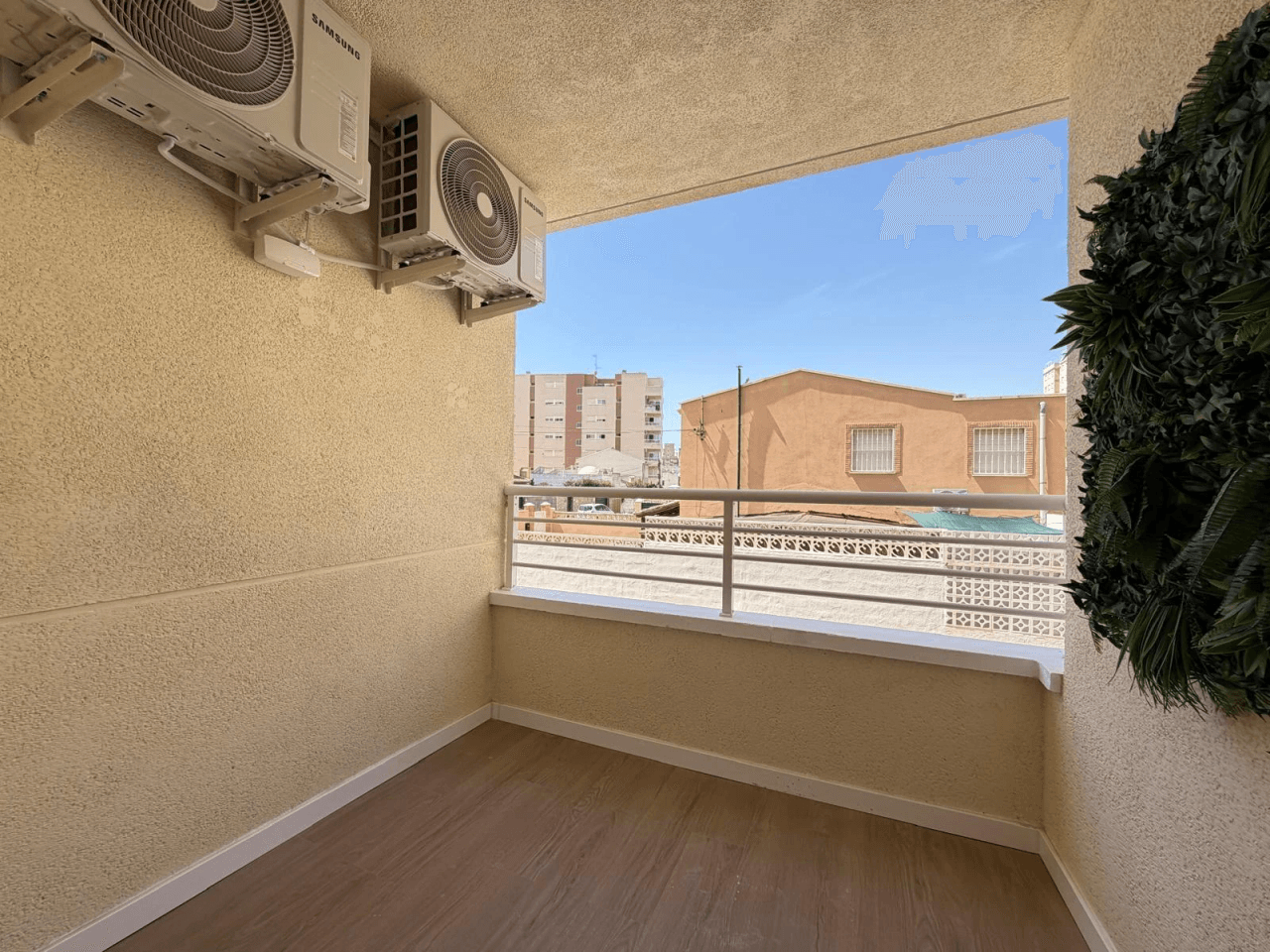 Apartamento en venta de 2 dormitorios en Torrevieja