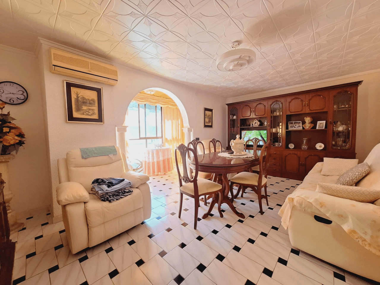 Apartamento en venta en Torrevieja, 3 dormitorios y 1 baño.