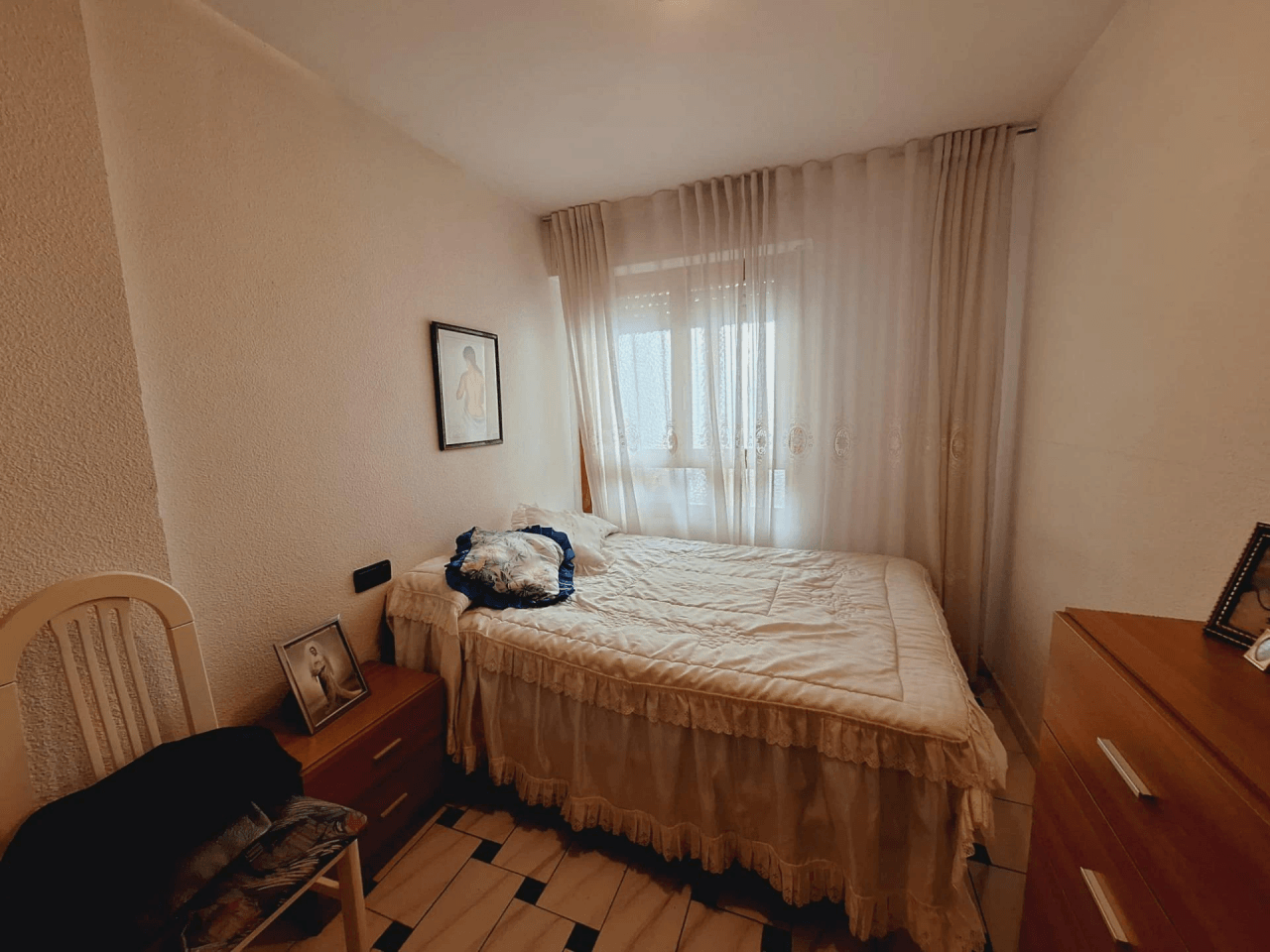 Apartamento en venta en Torrevieja, 3 dormitorios y 1 baño.