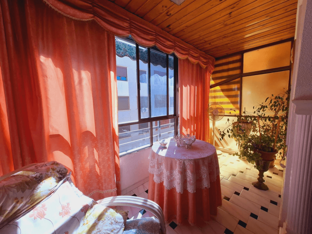Apartamento en venta en Torrevieja, 3 dormitorios y 1 baño.