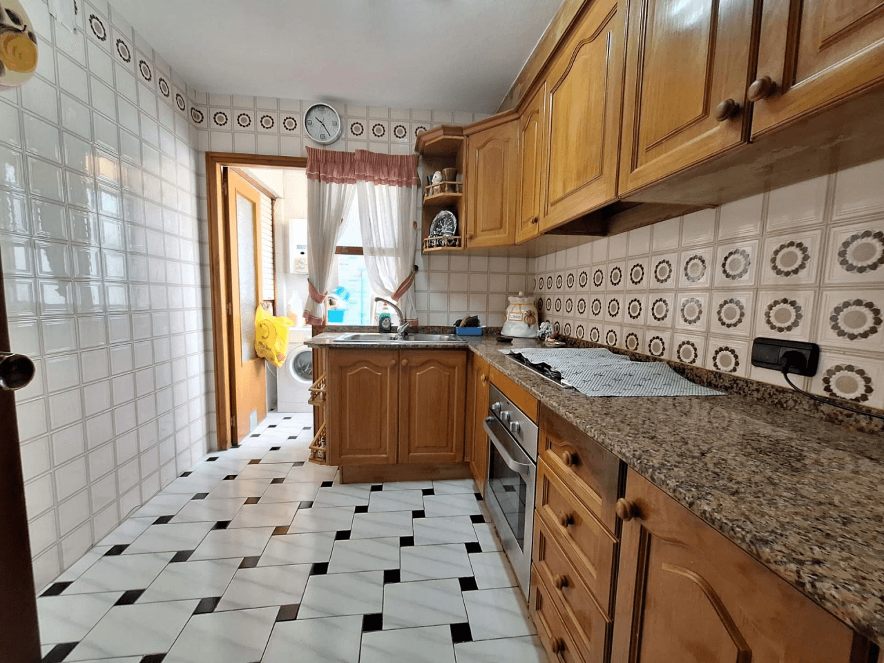 Apartamento en venta en Torrevieja, 3 dormitorios y 1 baño.