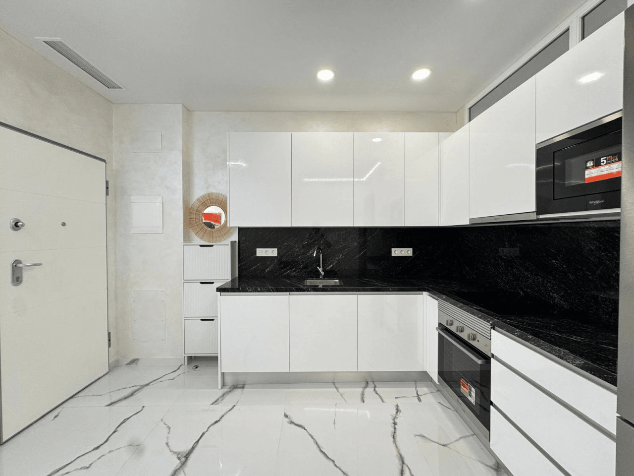 Apartamento en Venta de 2 Habitaciones en Playa del Cura, Torrevieja