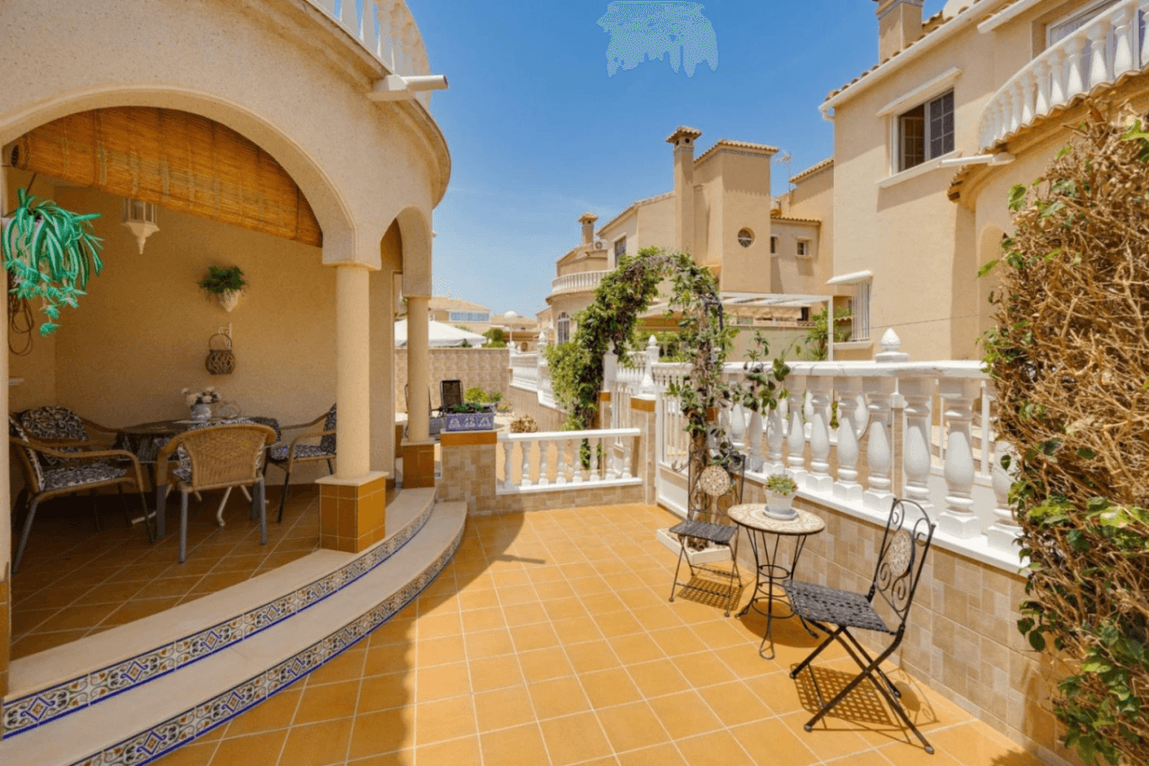 Casa adosada en venta en Orihuela Costa, 2 dormitorios, 2 baños