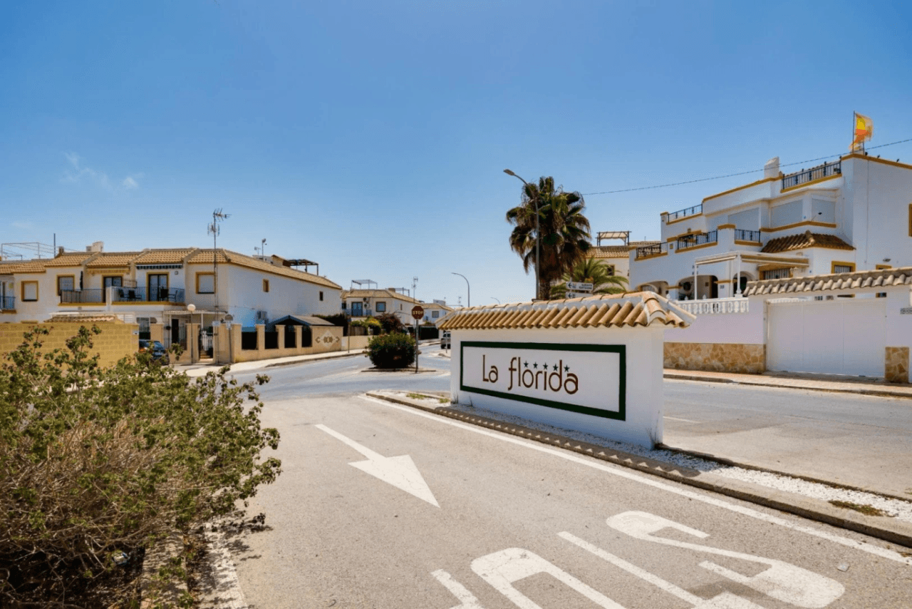 Casa adosada en venta en Orihuela Costa, 2 dormitorios, 2 baños