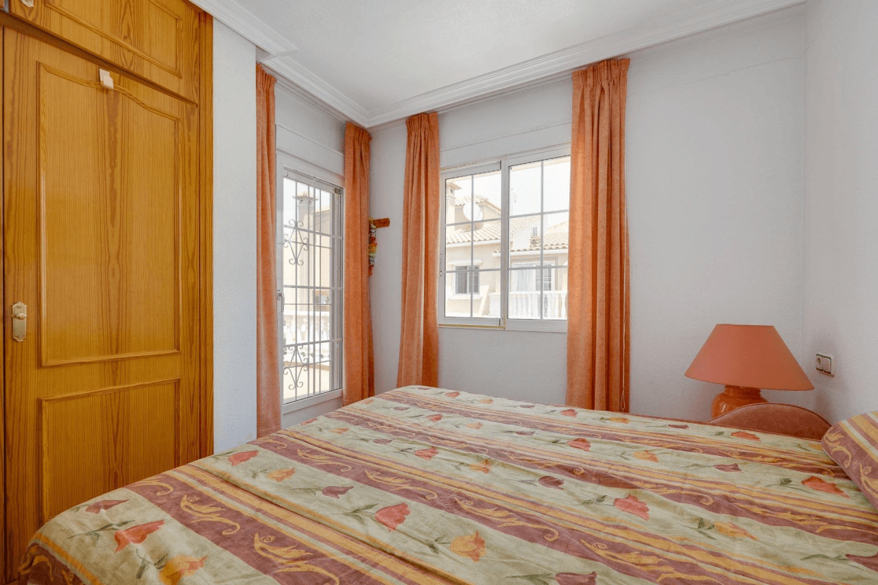 Casa adosada en venta en Orihuela Costa, 2 dormitorios, 2 baños