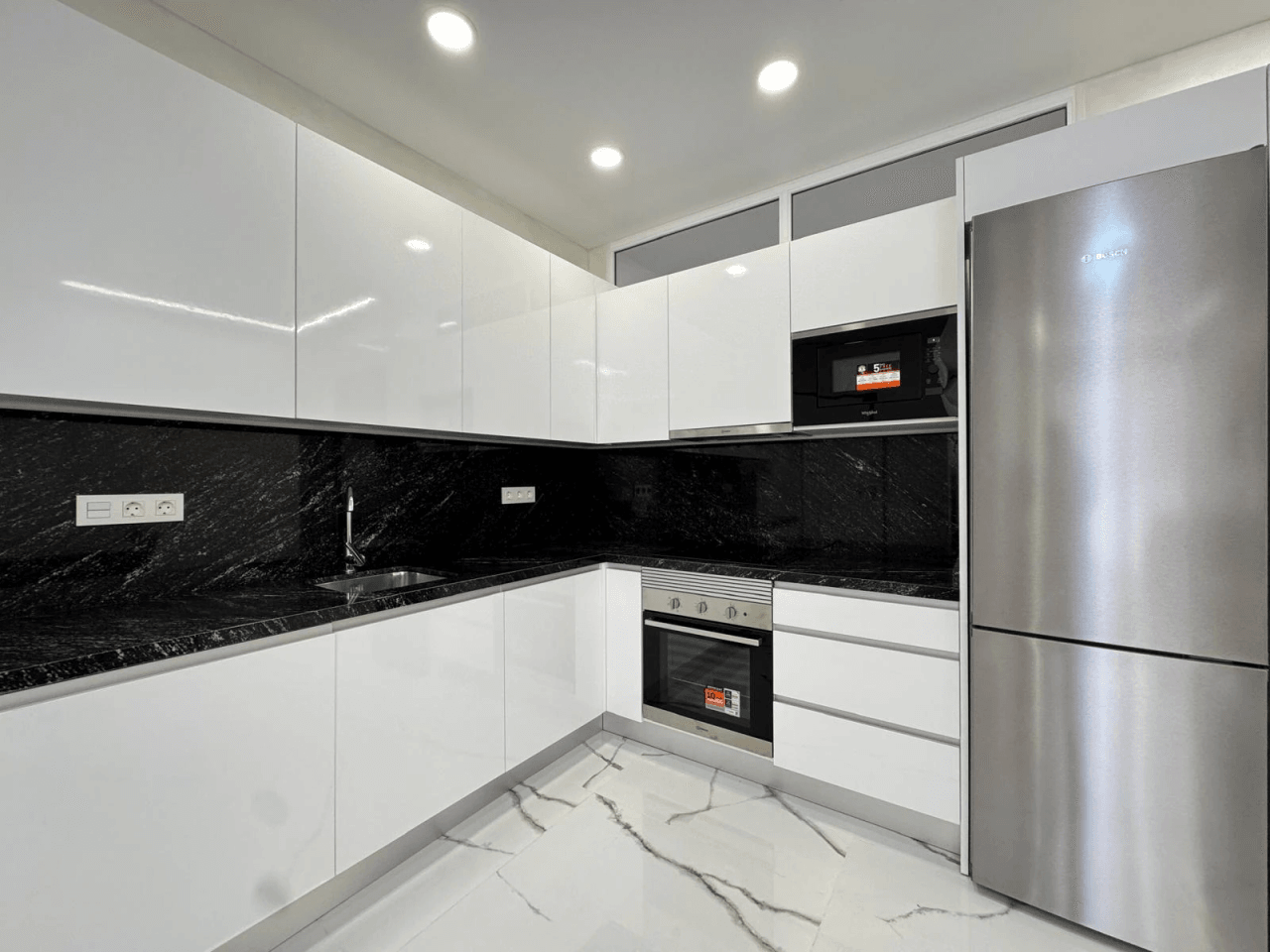 Apartamento en Venta de 2 Habitaciones en Playa del Cura, Torrevieja