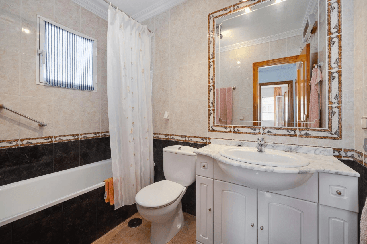 Casa adosada en venta en Orihuela Costa, 2 dormitorios, 2 baños