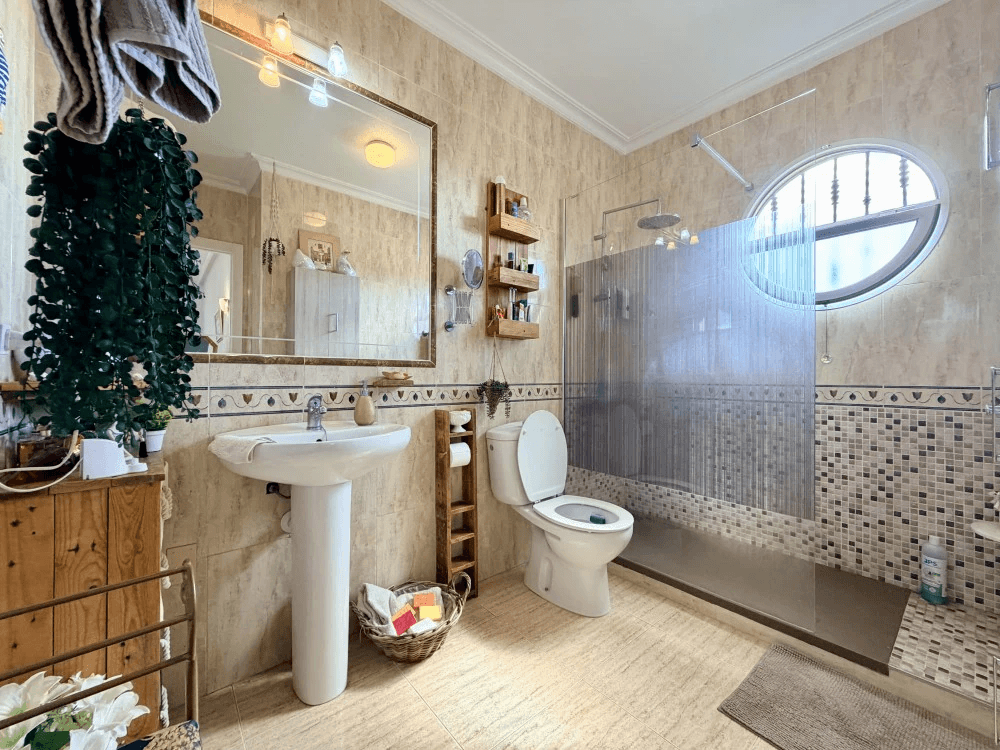 Casa adosada en venta de 3 dormitorios en Orihuela, Villamartin