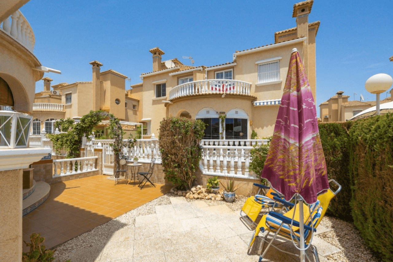 Casa adosada en venta en Orihuela Costa, 2 dormitorios, 2 baños