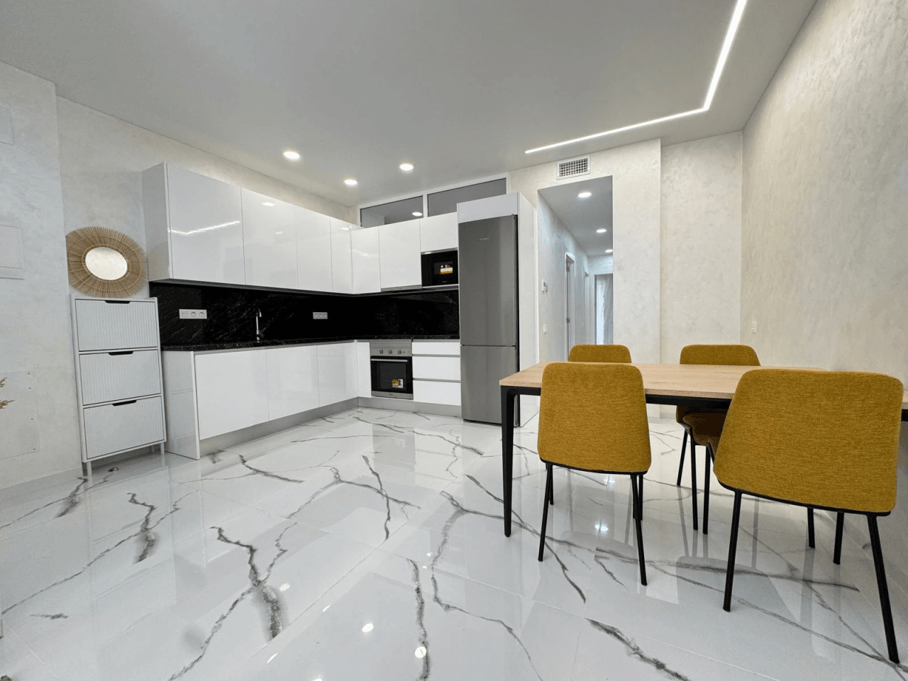 Apartamento en Venta de 2 Habitaciones en Playa del Cura, Torrevieja