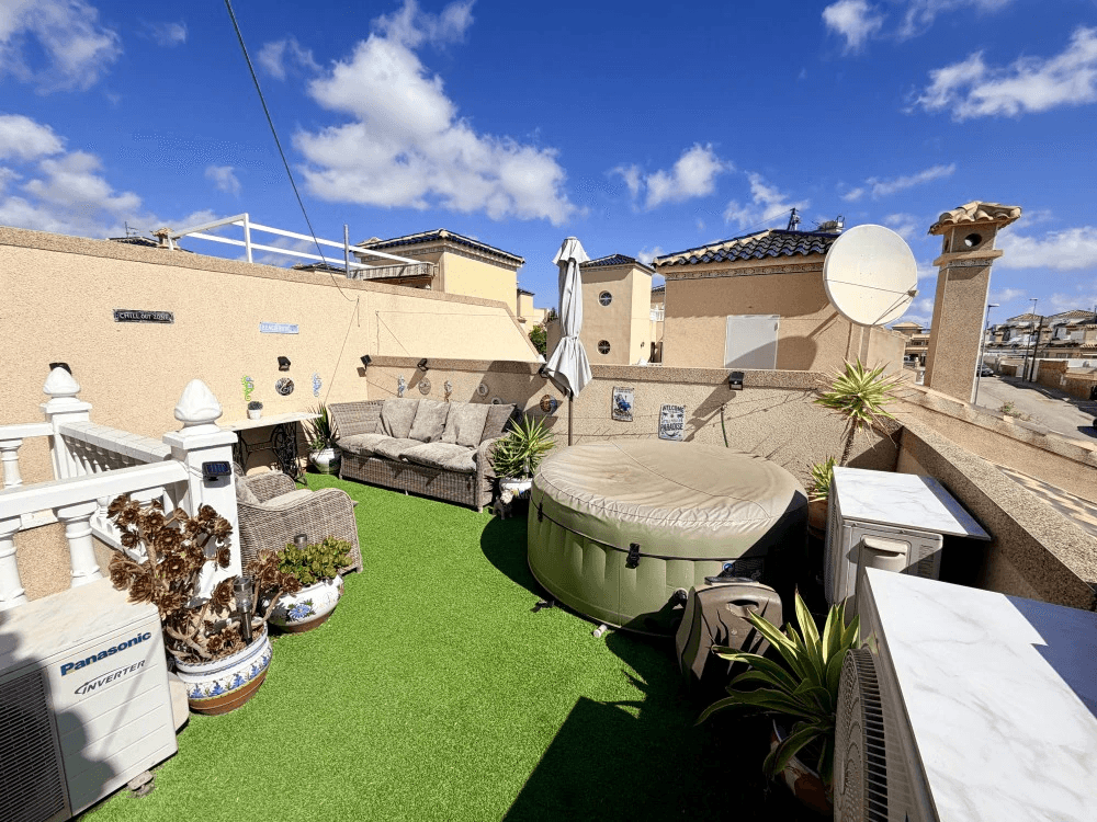 Casa adosada en venta de 3 dormitorios en Orihuela, Villamartin