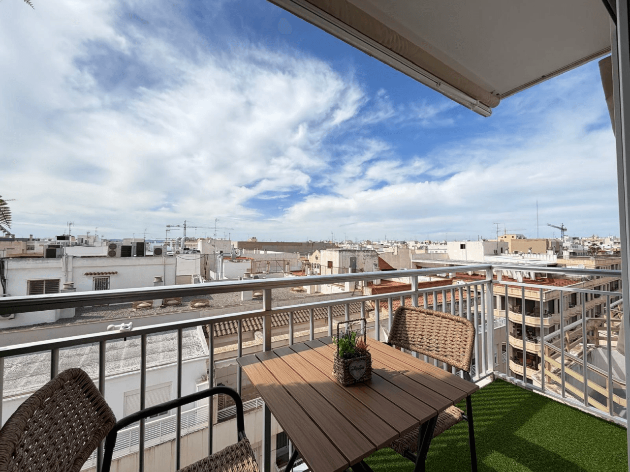 Apartamento en venta de 3 dormitorios en Puerto, Torrevieja.