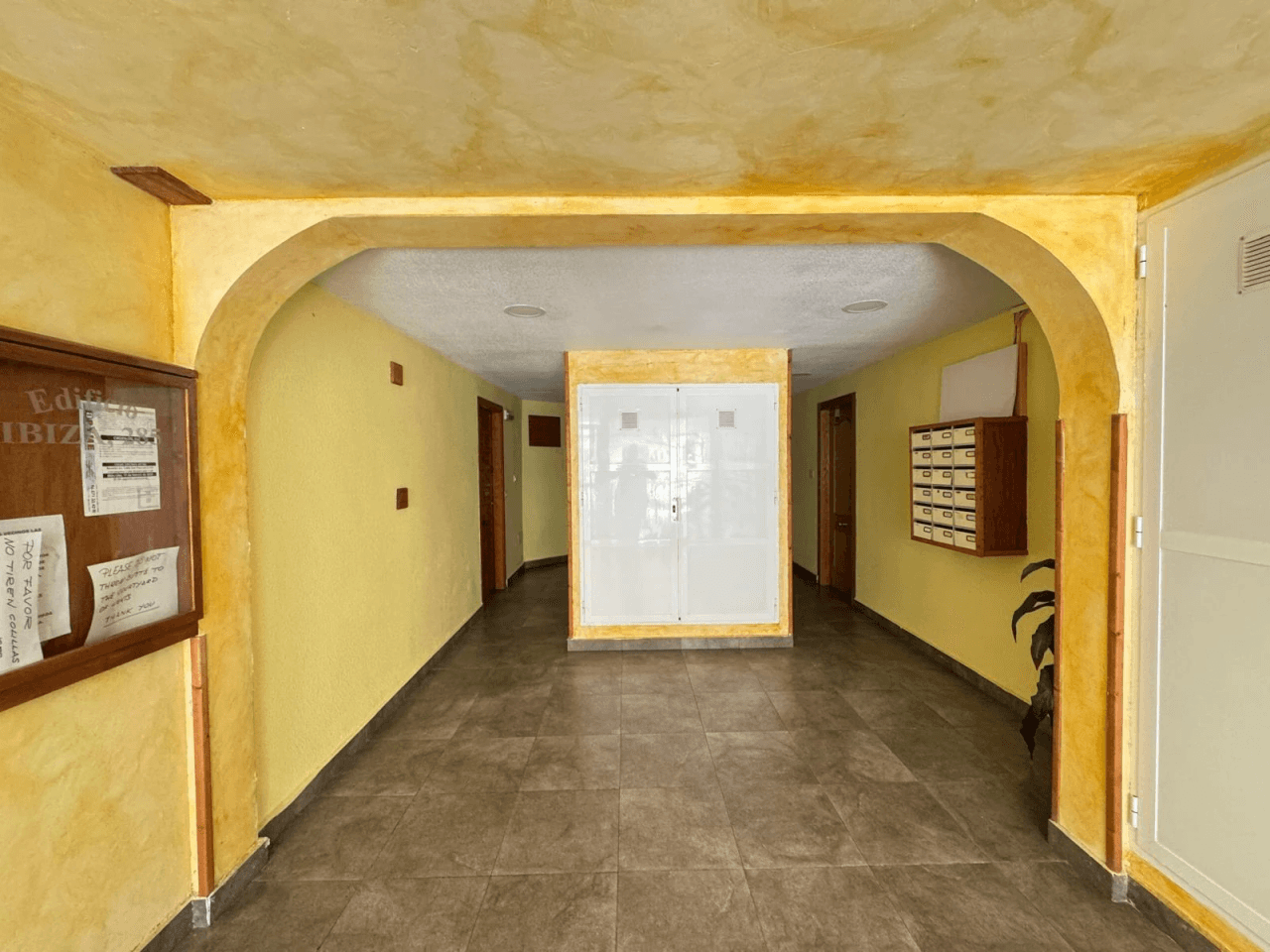 Apartamento en venta de 2 habitaciones en Playa de los Locos, Torrevieja