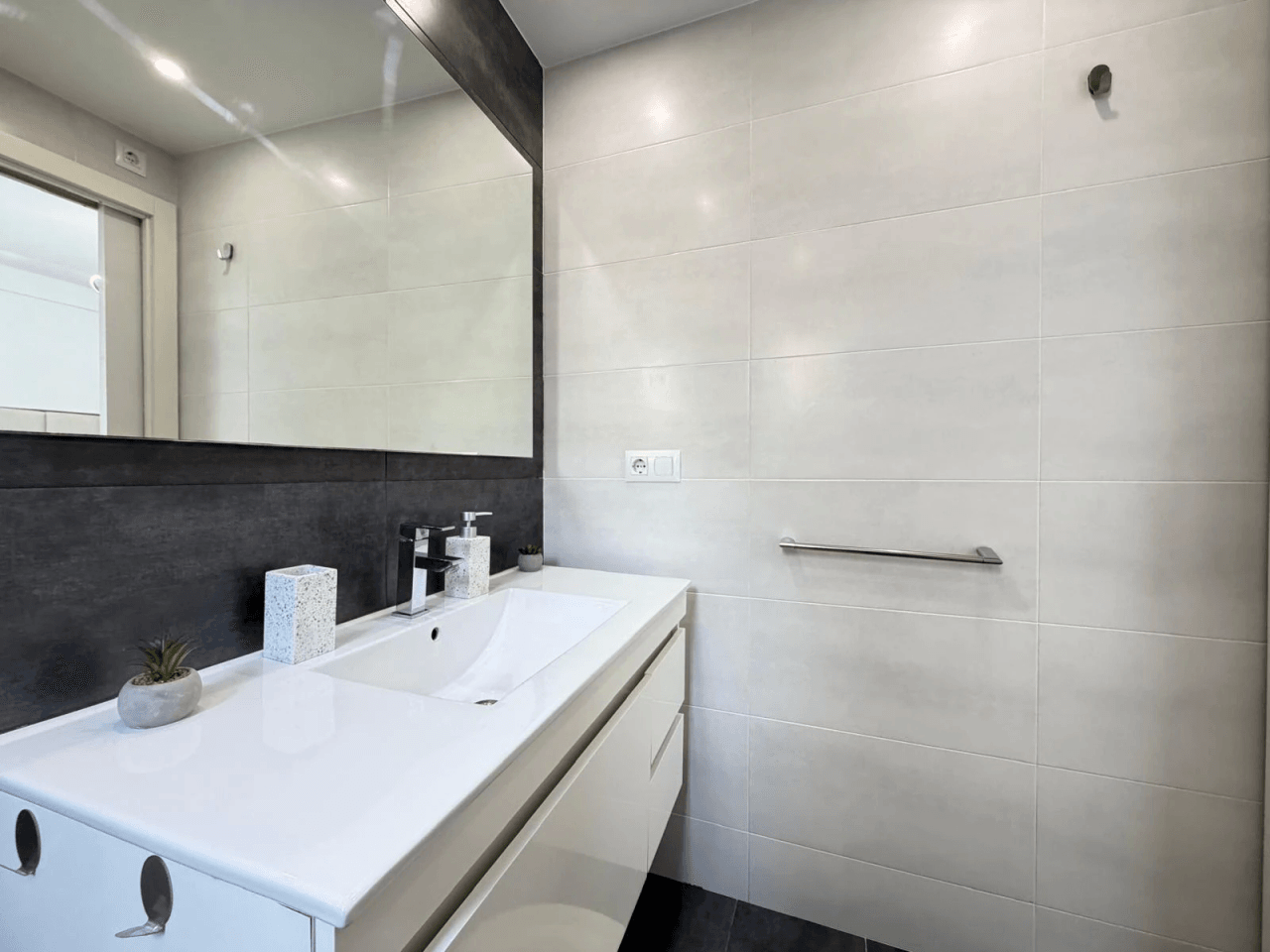 Apartamento en venta de 3 dormitorios en Puerto, Torrevieja.